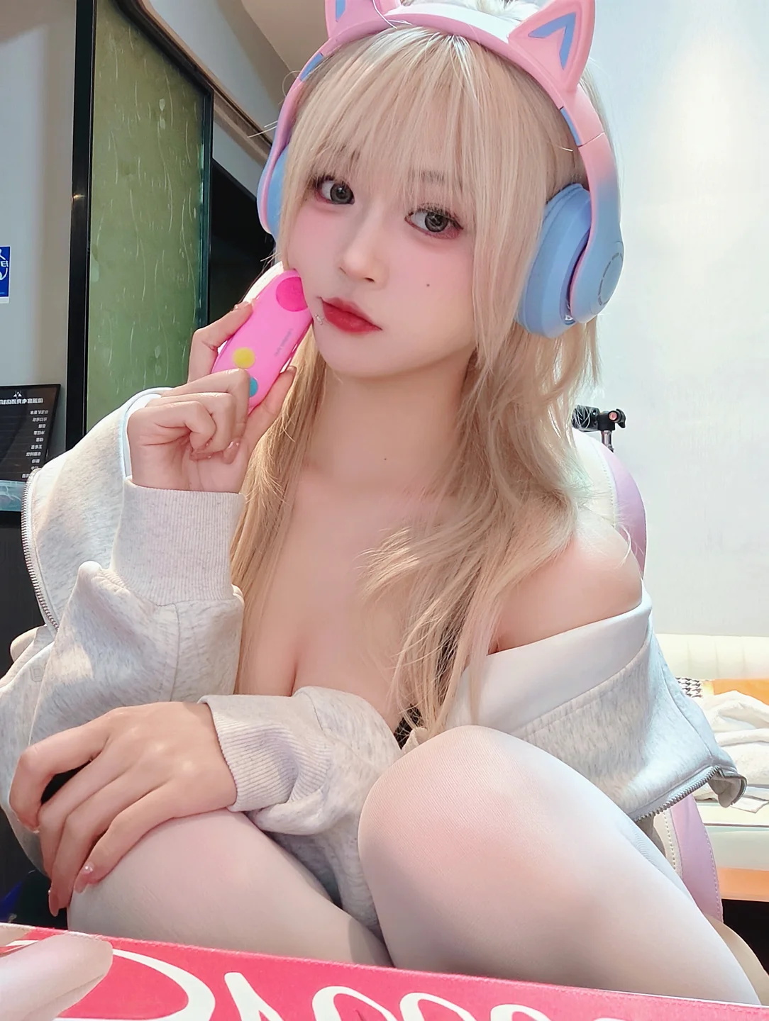 麻薯大王 - No.019 电竞女友 [85P-486MB] tg@simisebaisi 【丝足阁】073.webp
